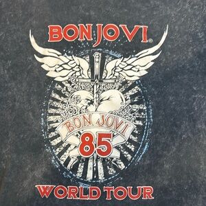 Bon Jovi 1985 world tour, soft T-shirt in distressed grey with red letters.